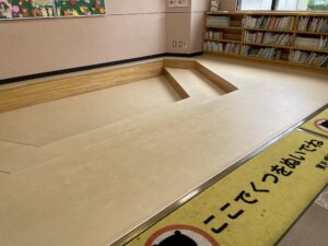 近所の図書館の子ども用おはなしコーナー